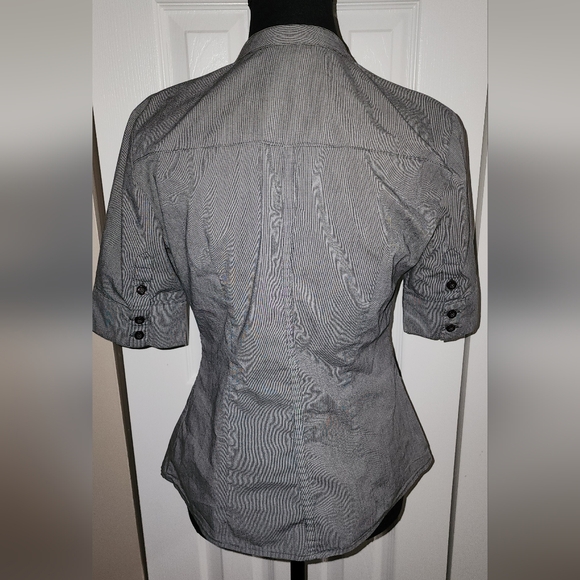 Fitted button up work shirt - Picture 3 of 4